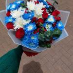 Blue and white charming cottage bouquet